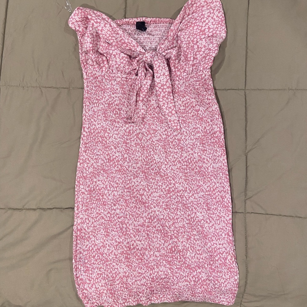 Pink mini dress 💕💕